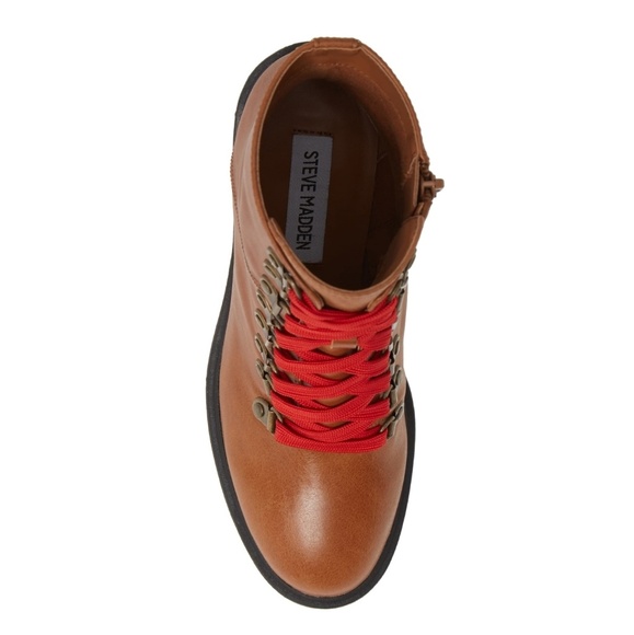 Edgy Steve Madden Red Laced Lugged Sole Booties - Picture 4 of 7